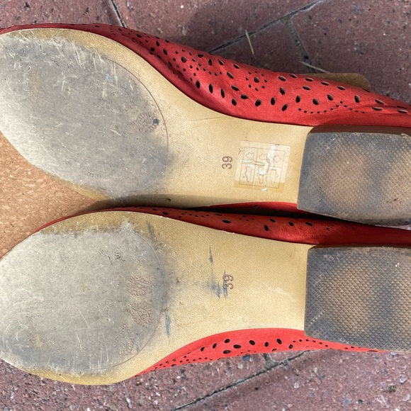 Arnold Churgin coral floral cutout open toe shoe - Picture 5 of 10